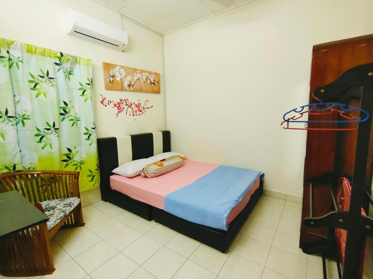 Hanaa Homestay Meru Ipoh Bagian luar foto