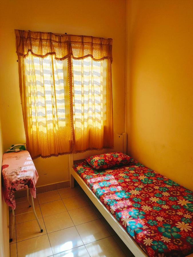 Hanaa Homestay Meru Ipoh Bagian luar foto
